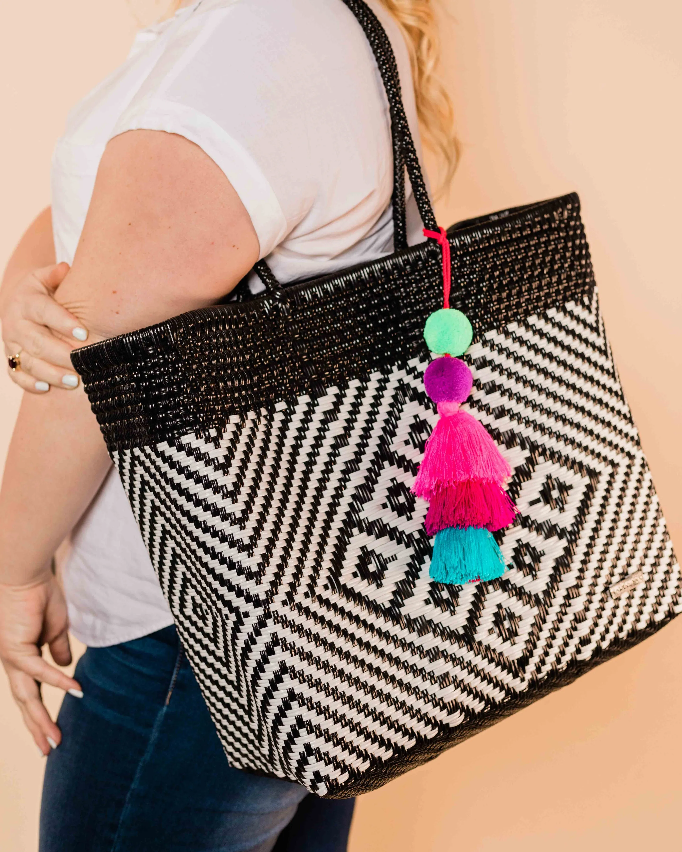 Black Kaleidoscope Playera Tote