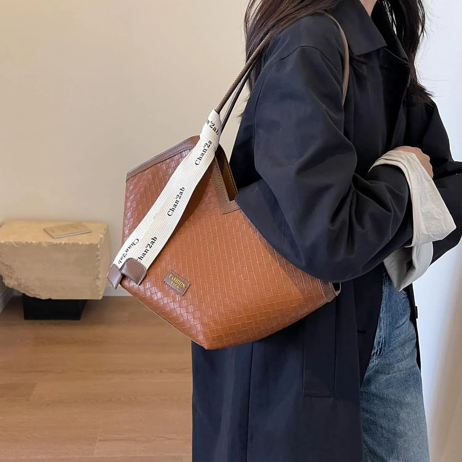 Love Heart Shape PU Artificial Leather Tote Bag for Women's Fashion Shoulder Bag and Satchel