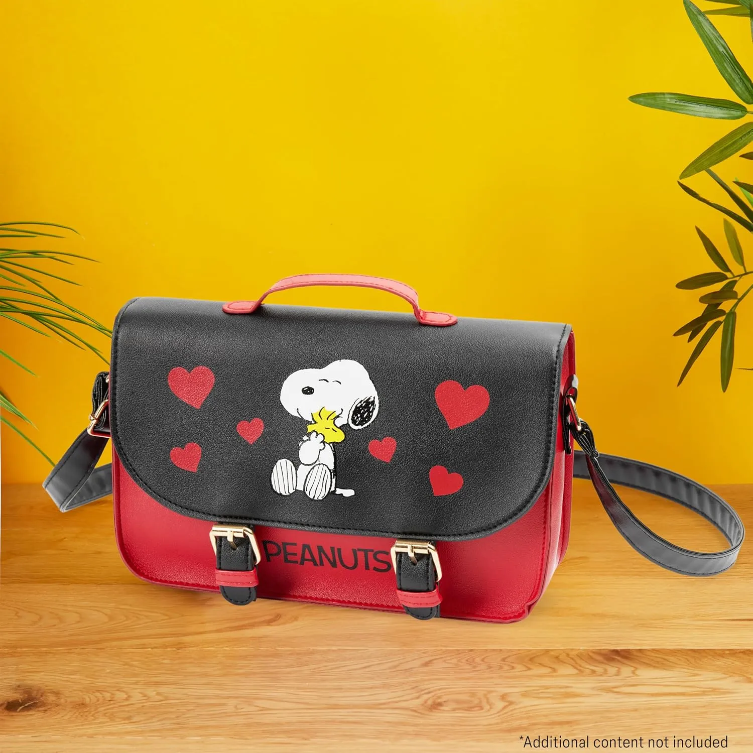 Peanuts Snoopy Crossbody Bag Girls Purse for Kids Teens Women Fashion Shoulder Bag