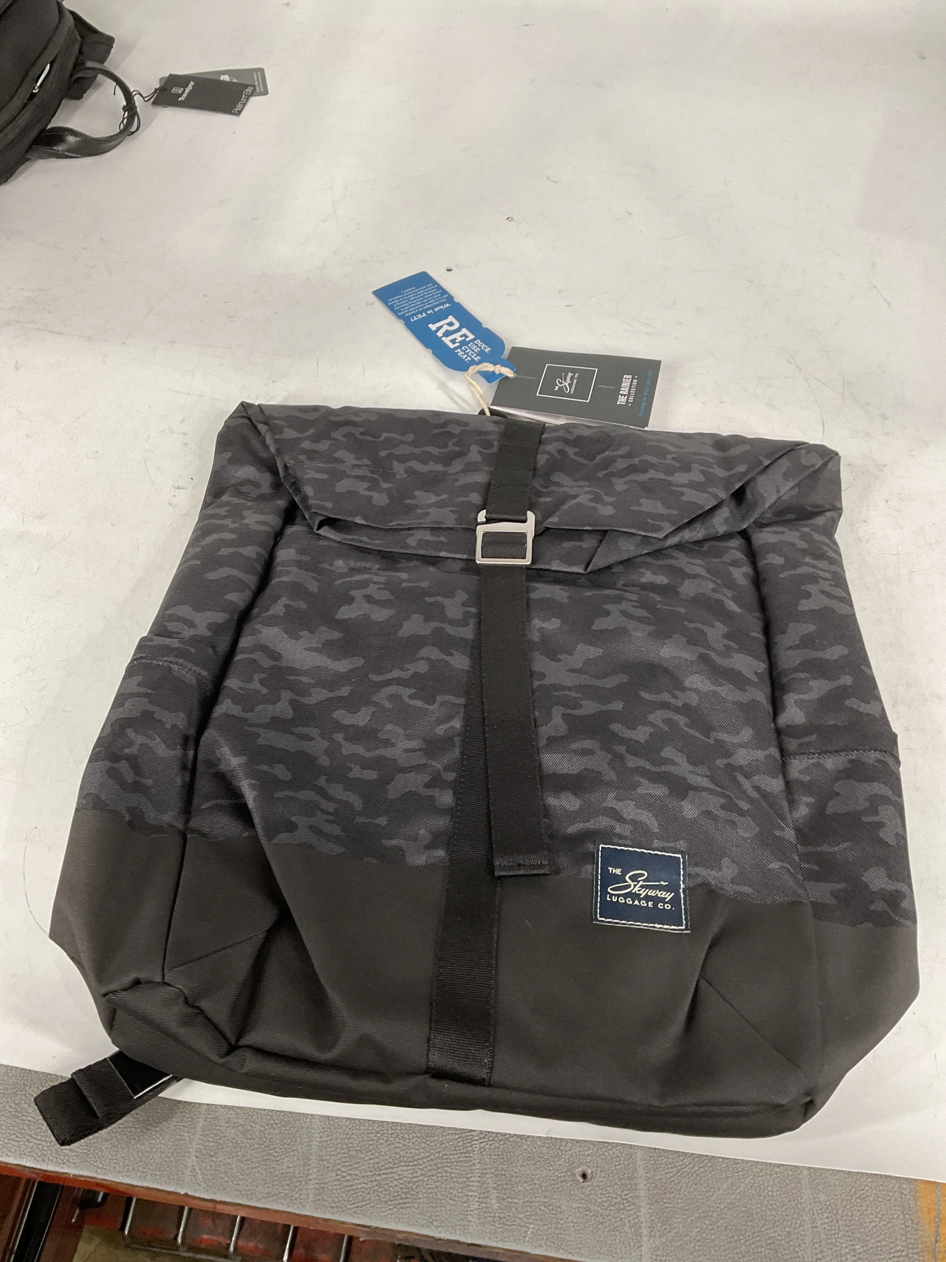 Skyway Rainier Softside Lightweight Backpacks U1