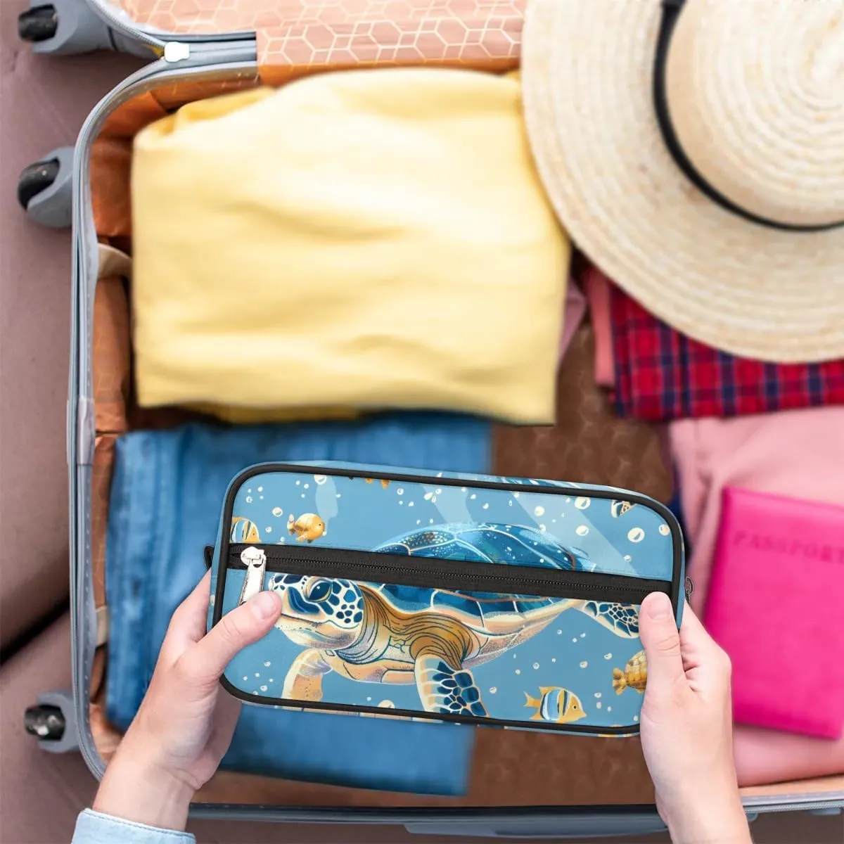 Travel Toiletry Bag for Women Men Turtle Hanging Cosmetic Bag Waterproof Makeup Bag for Shaving Makeup Toothbrush & Travel Essentials