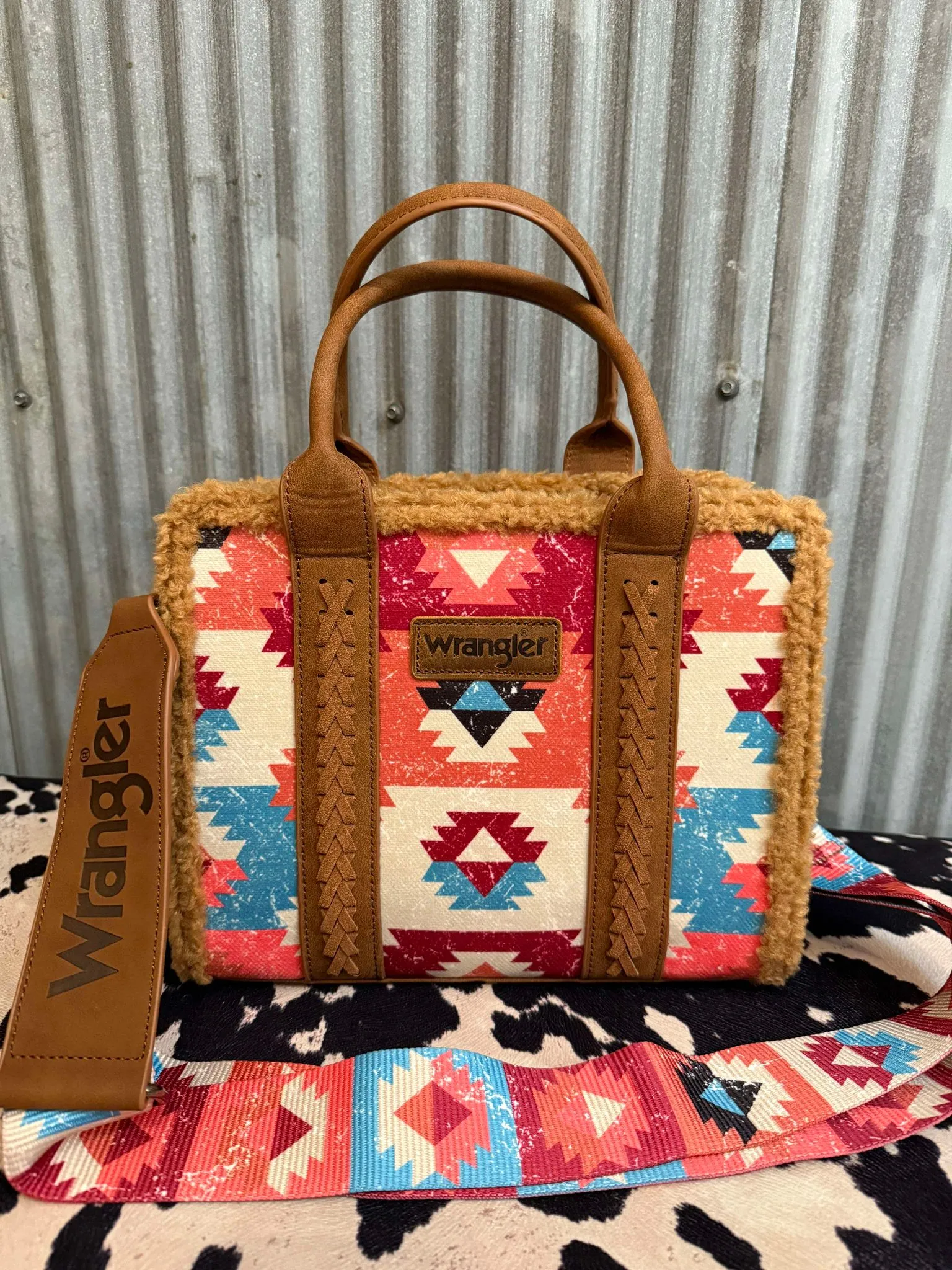 WRANGLER SHERPA & CANVAS CROSSBODY TOTE