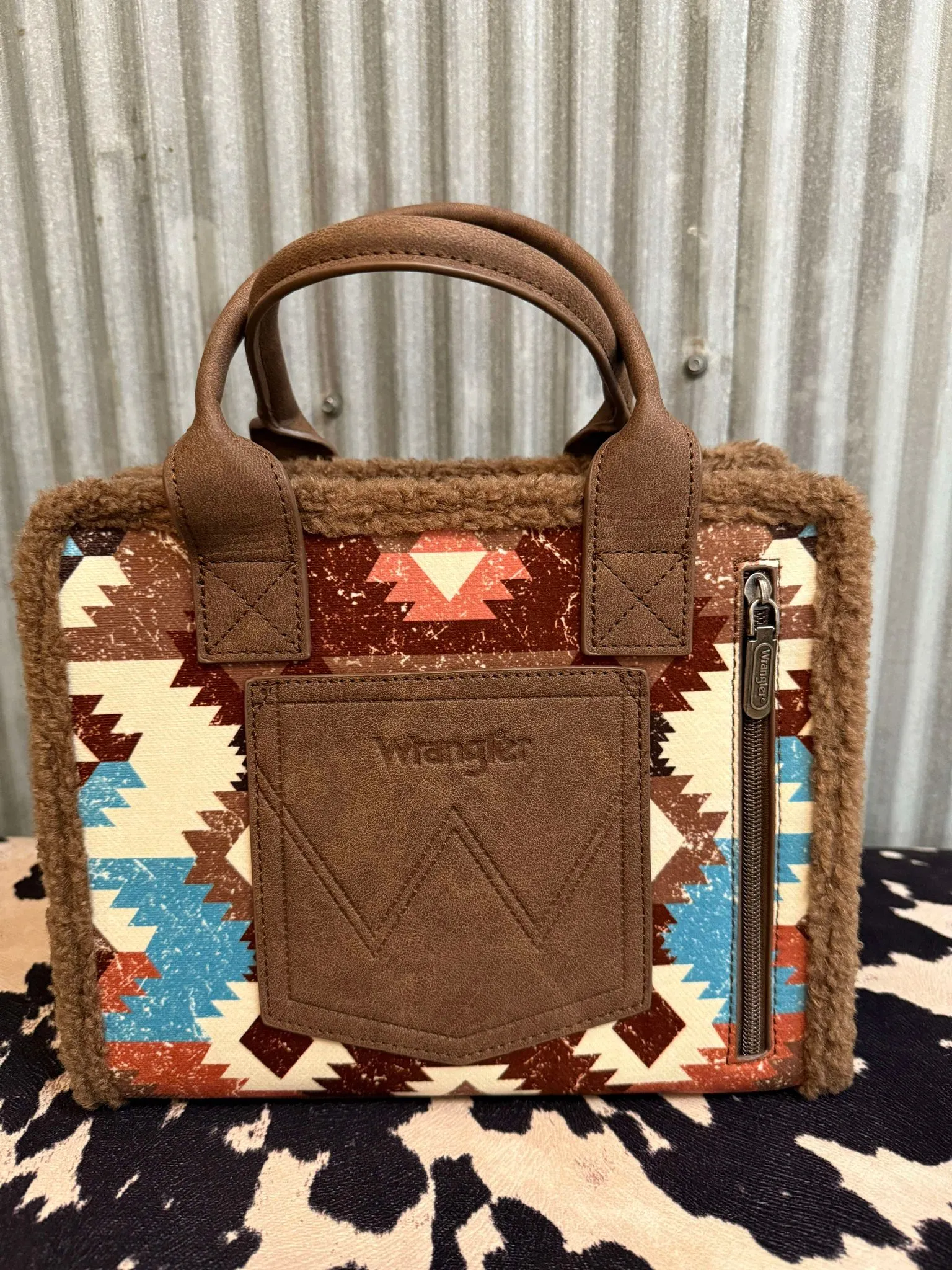 WRANGLER SHERPA & CANVAS CROSSBODY TOTE